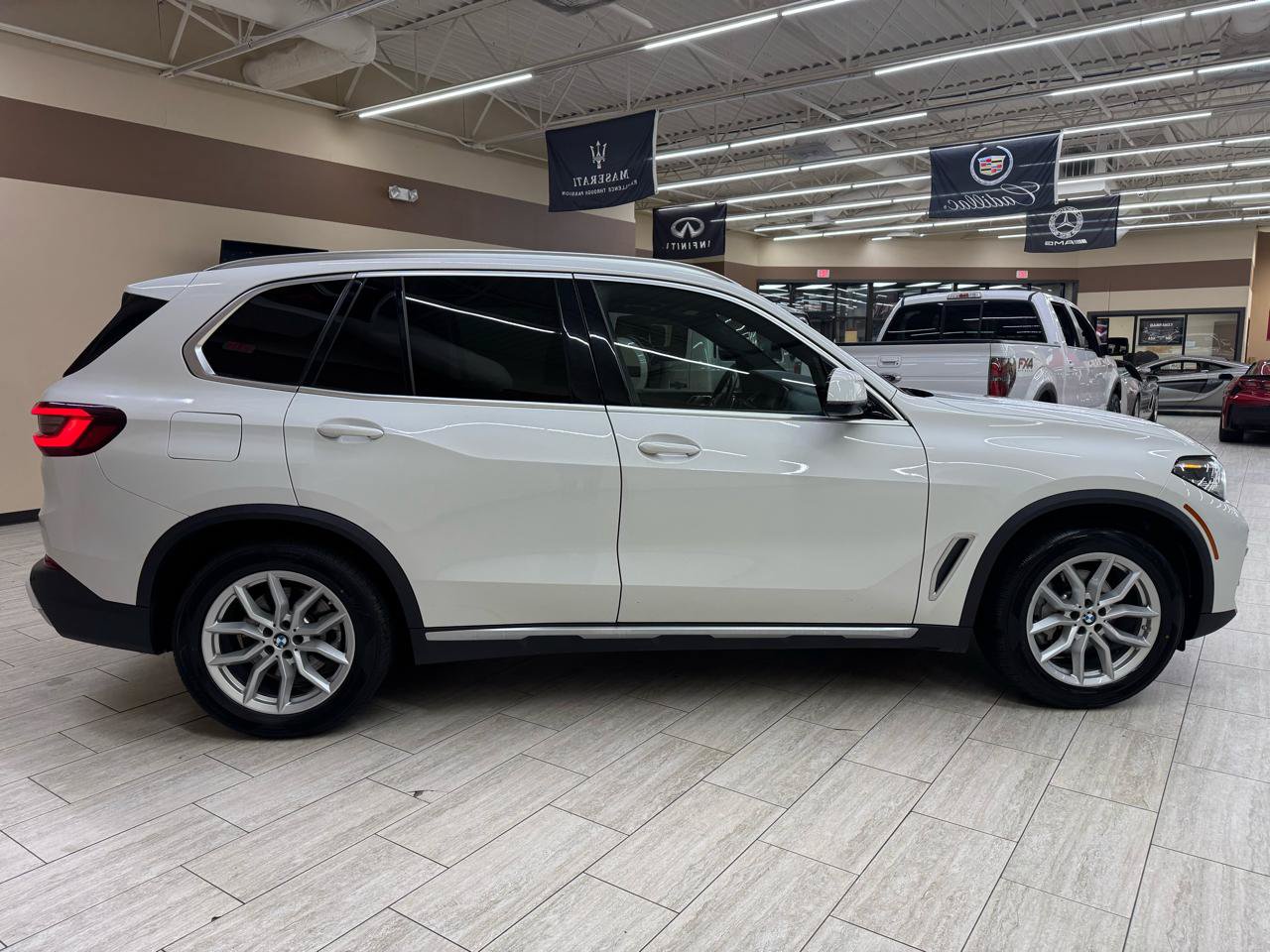 Used 2022 BMW X5 xDrive40i AWD/4WD image 5