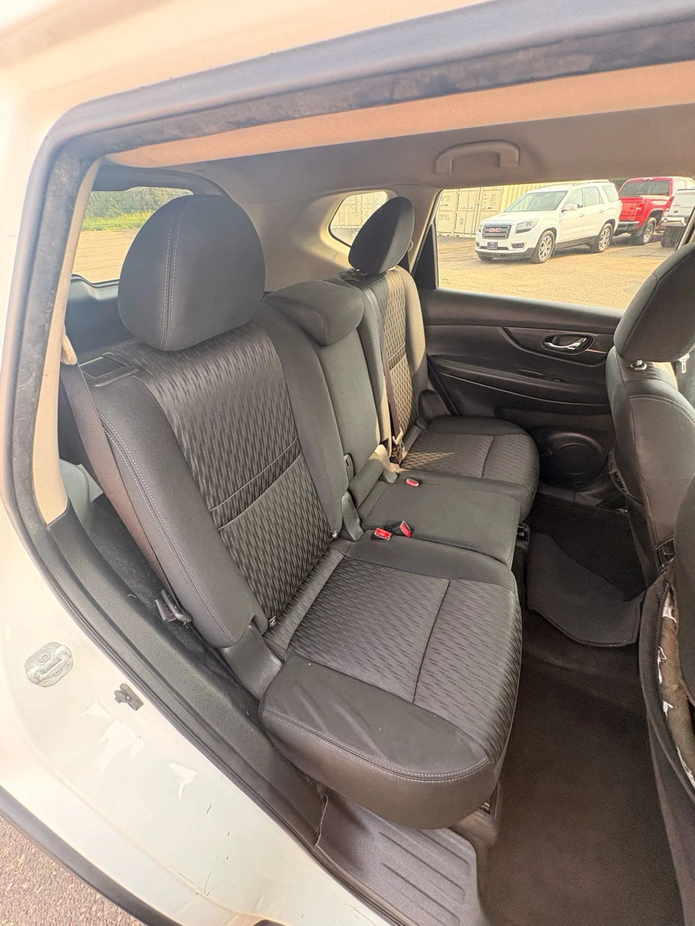Used 2017 Nissan Rogue SV FWD image 37