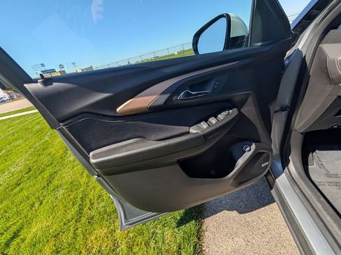 Used 2023 Chevrolet TrailBlazer ACTIV w/ Sun and Liftgate Package AWD/4WD image 14