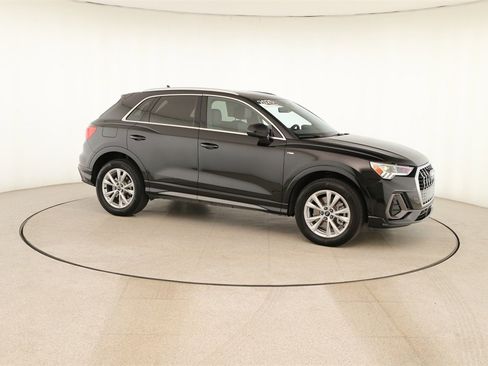 Certified 2025 Audi Q3 2.0T Premium Plus w/ Premium Plus Package image 9