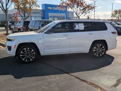 Used 2024 Jeep Grand Cherokee L Overland w/ Trailer Tow Package image 6