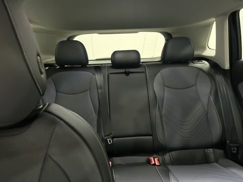 New 2025 Volkswagen Tiguan SE image 33