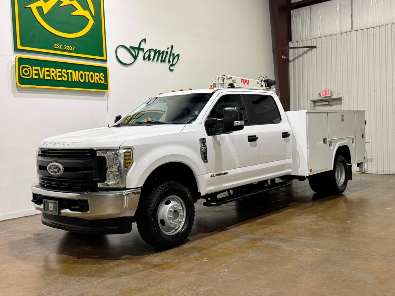 Used 2018 Ford F350 XL w/ Power Equipment Group AWD/4WD image 3