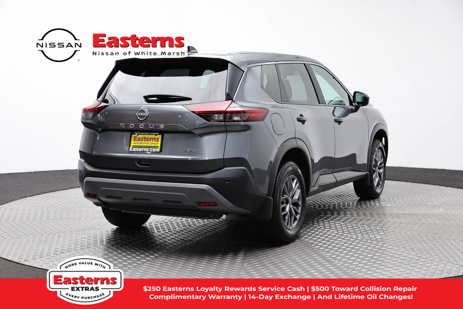 Used 2023 Nissan Rogue S AWD/4WD image 5