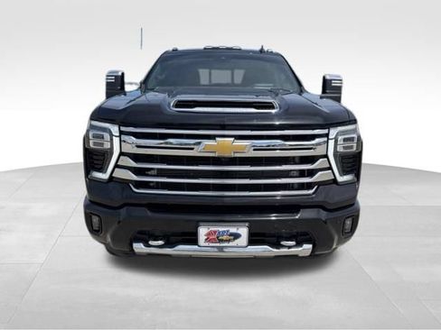 Used 2024 Chevrolet Silverado 3500 High Country w/ High Country Premium Package AWD/4WD image 8