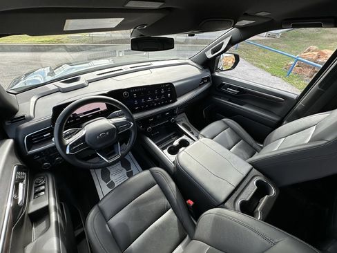 Used 2025 Chevrolet Tahoe Z71 image 16