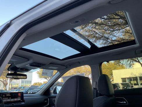 New 2026 Nissan Rogue Platinum image 19