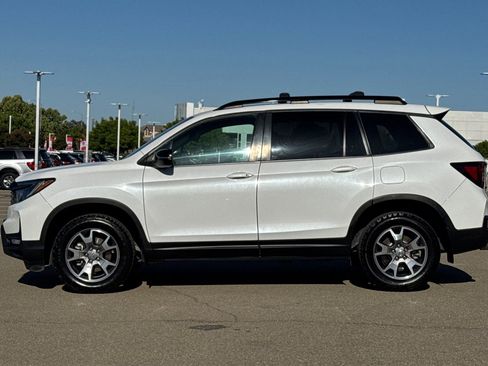 Used 2022 Honda Passport TrailSport image 7