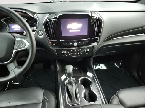 Used 2023 Chevrolet Traverse LT w/ LT Premium Package AWD/4WD image 11