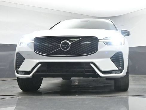 New 2026 Volvo XC60 B5 Plus w/ Protection Package Premier AWD/4WD image 39