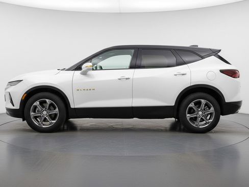 Used 2025 Chevrolet Blazer LT FWD image 5