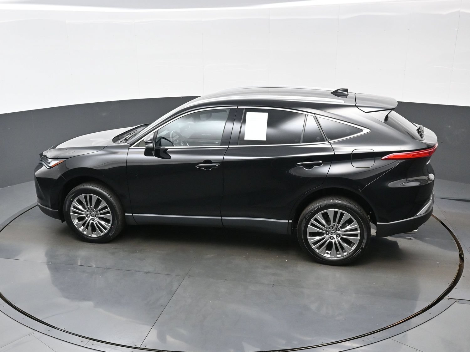 Used 2024 Toyota Venza XLE AWD/4WD image 38