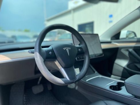 Used 2022 Tesla Model 3 Long Range AWD/4WD image 14