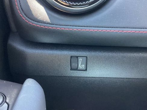 Used 2023 Chevrolet Colorado Z71 w/ Z71 Convenience Package 2 AWD/4WD image 26