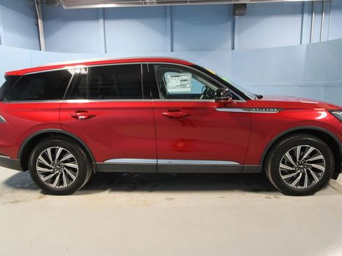 Used 2025 Lincoln Aviator AWD image 39