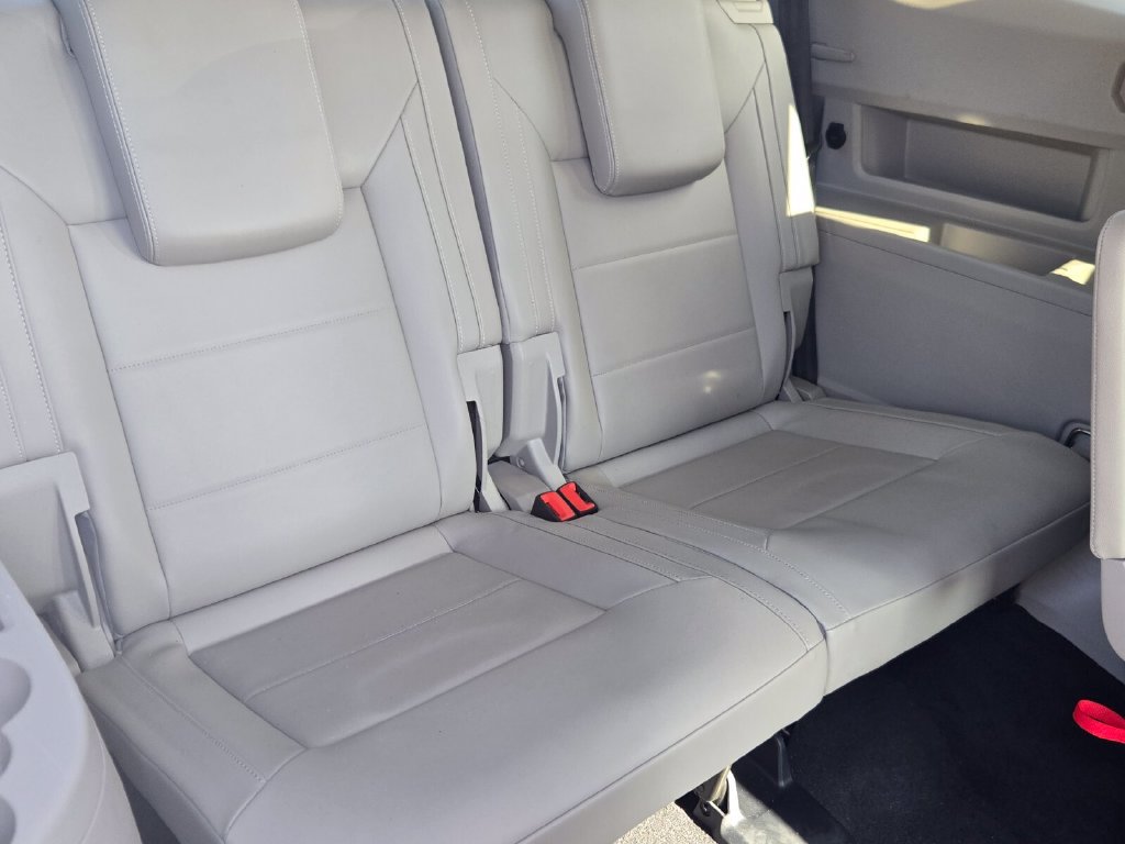 Used 2022 Volkswagen Atlas SE w/ Black Wheel Package FWD image 18