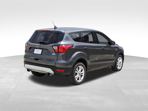 Used 2019 Ford Escape SE FWD image 4