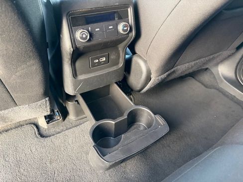 Used 2023 GMC Acadia SLE FWD image 10