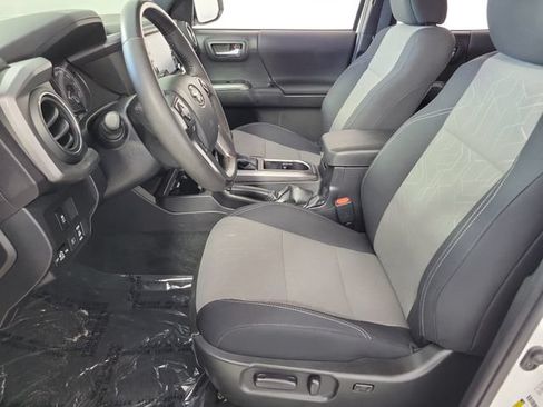 Used 2023 Toyota Tacoma TRD Off-Road w/ Technology Package RWD image 19