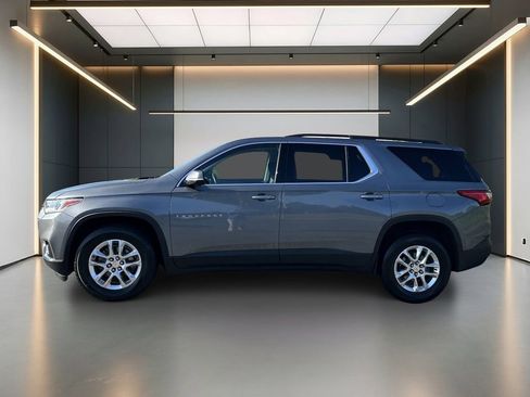 Used 2019 Chevrolet Traverse LT FWD image 2