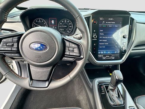 Certified 2025 Subaru Crosstrek 2.5i Limited w/ Crosstrek Mirror Package image 15