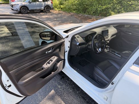 Used 2020 Nissan Altima 2.5 SR FWD image 10