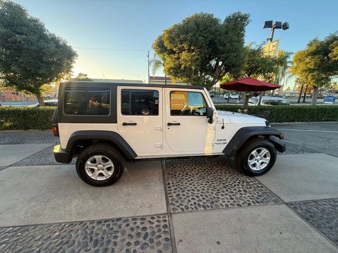 Used 2018 Jeep Wrangler Unlimited Sport S image 4