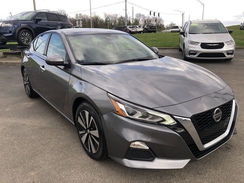 Used 2022 Nissan Altima 2.5 SV FWD image 15
