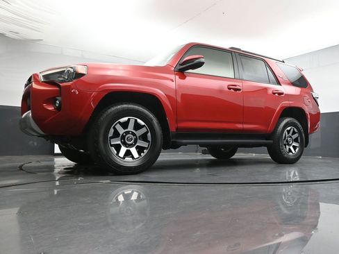 Used 2024 Toyota 4Runner TRD Off-Road Premium AWD/4WD image 36