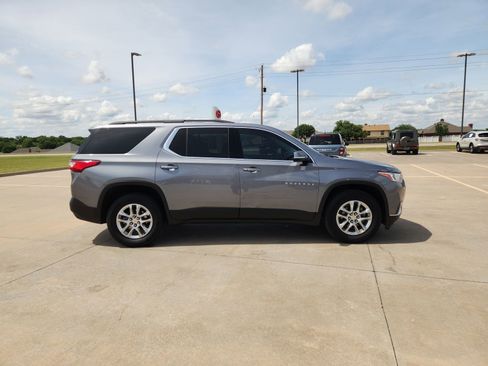 Used 2020 Chevrolet Traverse LT FWD image 7