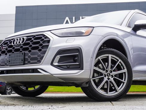 Used 2022 Audi SQ5 Prestige w/ Prestige Package image 2