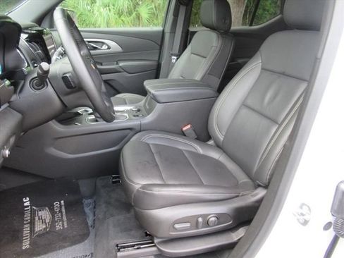 Used 2023 Chevrolet Traverse LT w/ LT Premium Package AWD/4WD image 20