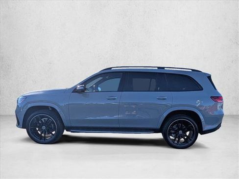 Used 2025 Mercedes-Benz GLS 580 4MATIC image 10