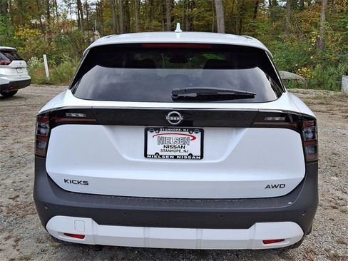 Used 2025 Nissan Kicks SV image 22