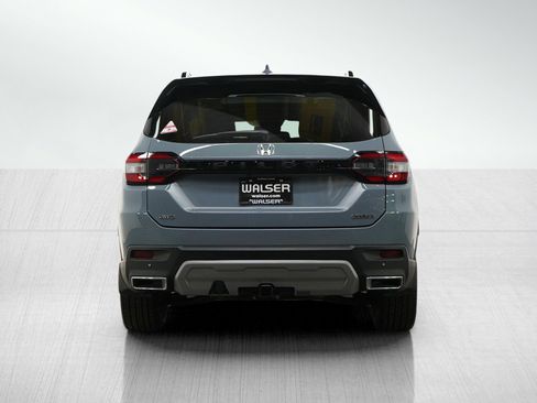 Used 2024 Honda Pilot Touring image 4