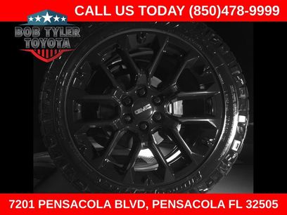 Used 2023 GMC Yukon SLT w/ SLT Premium Package