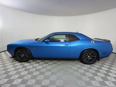 Used 2016 Dodge Challenger R/T Scat Pack w/ Leather Interior Group image 9