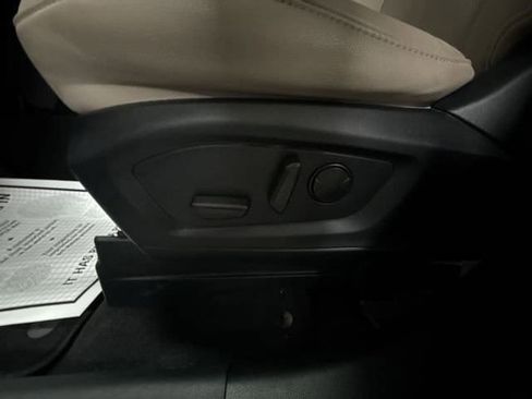 Used 2023 Ford Explorer Limited image 52