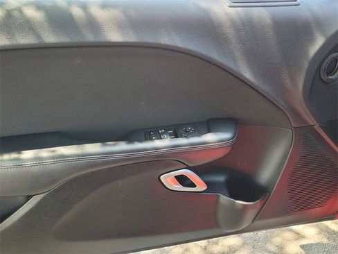 Used 2022 Dodge Challenger GT image 16