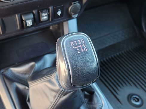 Used 2019 Toyota Tacoma TRD Sport image 21