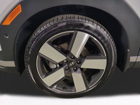 Used 2025 Hyundai Santa Fe Limited image 11