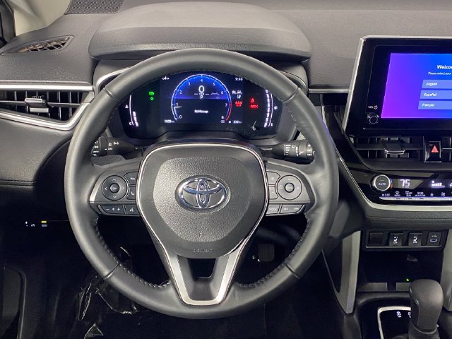 Used 2024 Toyota Corolla Cross XLE w/ Convenience Package AWD/4WD image 18