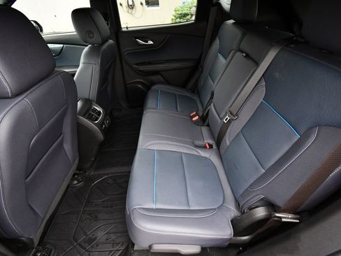 Used 2024 Chevrolet Blazer RS w/ Driver Confidence II Package FWD image 16