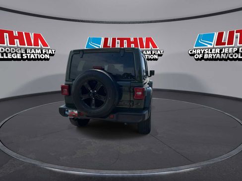 Used 2020 Jeep Wrangler Unlimited Sahara AWD/4WD image 8