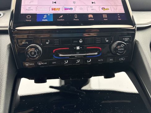 New 2025 Jeep Grand Cherokee L Limited image 15