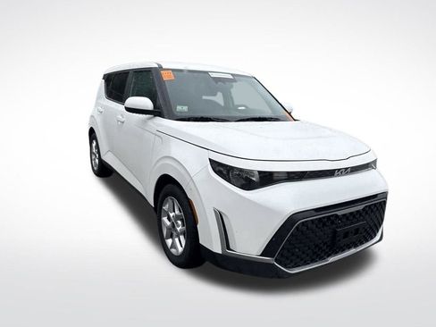 Used 2023 Kia Soul LX w/ LX Technology Package FWD image 16