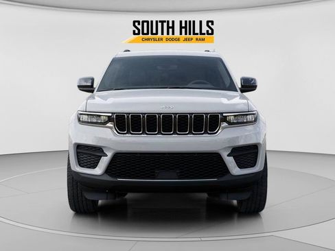 New 2025 Jeep Grand Cherokee Laredo image 6