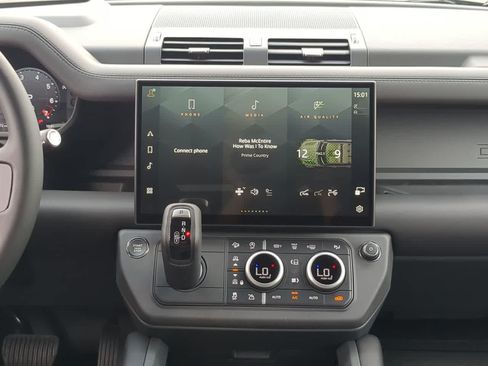 New 2026 Land Rover Defender 130 X-Dynamic SE AWD/4WD image 30