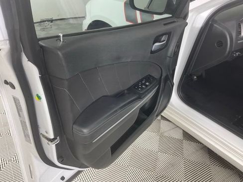 Used 2022 Dodge Charger SXT RWD image 17