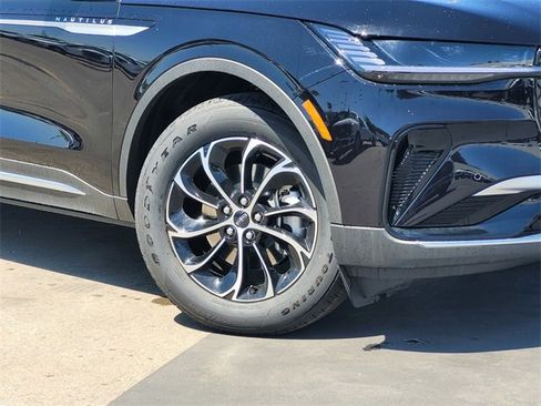 New 2026 Lincoln Nautilus Premier image 2